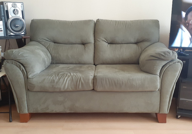 Causeuse, sofa 2 places à vendre 240$ négociable dans Sofas et futons  à Sherbrooke - Image 2