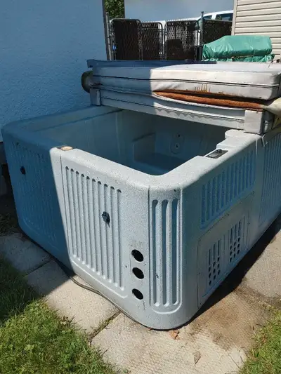 4 person hot tub, Voir plus
