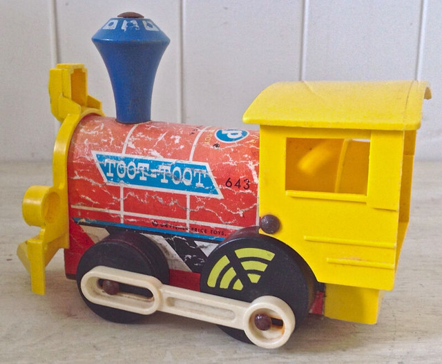 Vintage 1964 Collection. Jouet FISHER PRICE "Toot-Toot" USA in Arts & Collectibles in Lévis - Image 2
