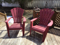 Deux chaises extérieur.