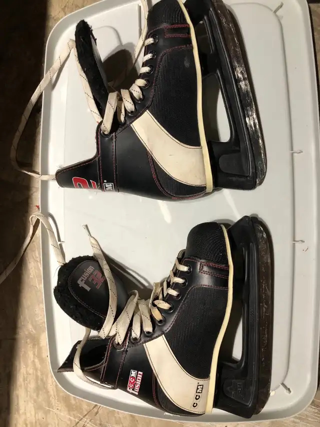 Used Hockey Skates  in Skates & Blades in Peterborough - Image 3
