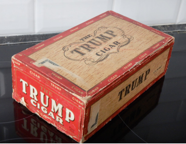 Ancienne Boîte de cigares Vide Trump Cigar Empty Box 6cents/2x in Arts & Collectibles in Longueuil / South Shore - Image 2