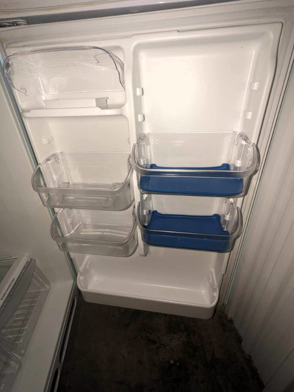 Réfrigérateur/ Frigidaire Spacieux - Kenmore Spacious Fridge dans Réfrigérateurs  à Ouest de l’Île - Image 4