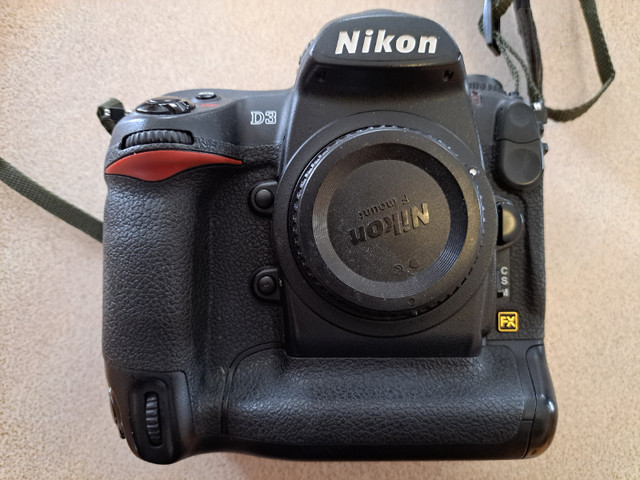 NIKON D3 and LENSES in Cameras & Camcorders in Yarmouth - Image 2
