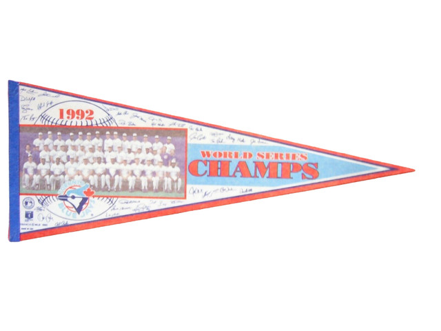 1992 TORONTO BLUE JAYS WORLD SERIES CHAMPS TEAM PENNANT in Arts & Collectibles in St. Catharines - Image 3
