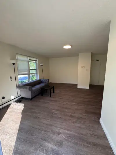 3 rooms available immediately for rent in 4 bedroom apartment $850/room including utilities and furn...