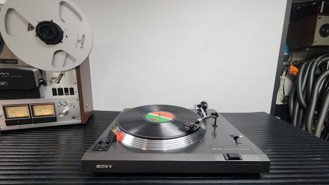 SONY DIRECT DRIVE AUTOMATIC STEREO TURNTABLE MODEL PS-11 in General Electronics in Ottawa - Image 2