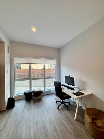 Lease Transfer: Bright 1BR Luxury Apt + 1 Mo Free, Gym, Fiber