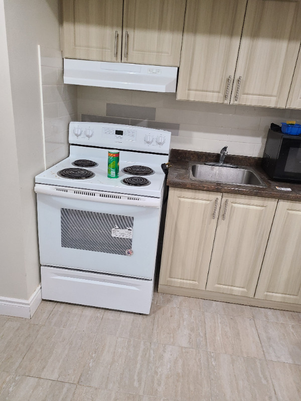 1 bedroom legal basement is for rent in brampton Long Term Rentals
