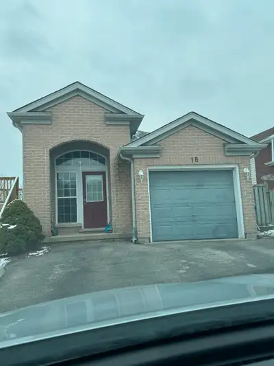 GORGEOUS, PRIVATE WALKOUT 2 BDRM APT - AVAIL NOW