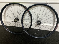 26” disc wheelset - novatec/velocity blunt 35 & 2.5” surly tires