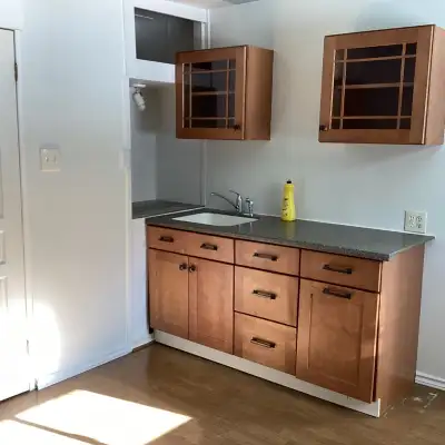 Large studio unit for rent