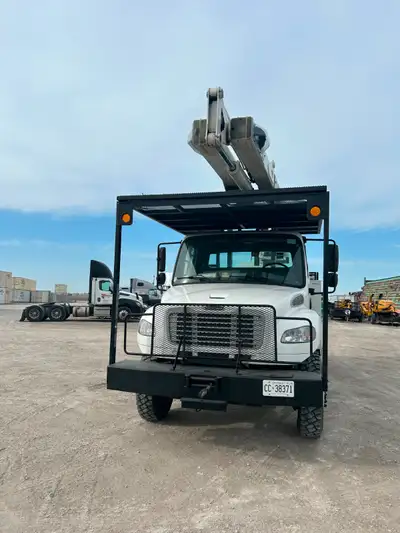 2015 Freightliner Terex XT60/70 Forestry Truck Terex HiRanger XT60/70 75ft Working Height Over Centr...