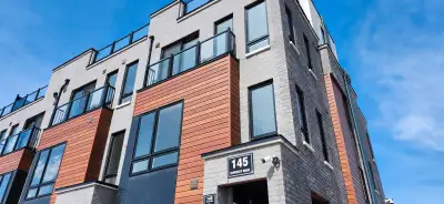 Beautiful Townhouse in Malvern for Immediate Occupancy