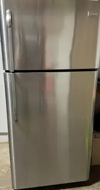 Fully working Frigidaire Refrigerator 