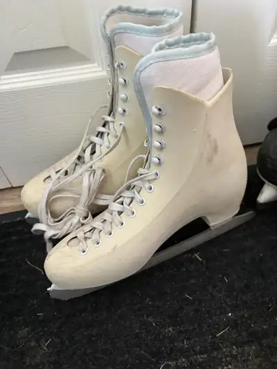 Bauer women’s figure skates, View more