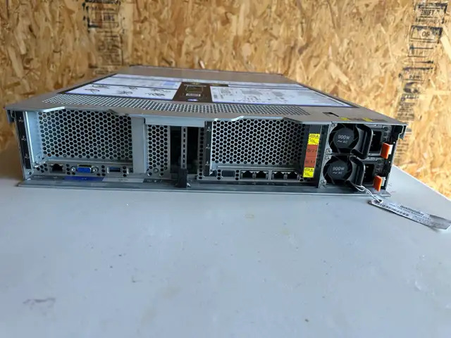 Lenovo System X 3650 M5 in Servers in Oakville / Halton Region - Image 4