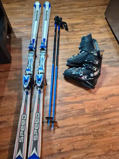 SKI DYNASTAR FIXATION LOOK BATON BOTTE SALOMON POINTURE 328 mm / 28-28,5 Non négociable svp. 50.00$