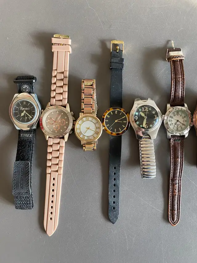 Watches in a good condition62863284923009124
