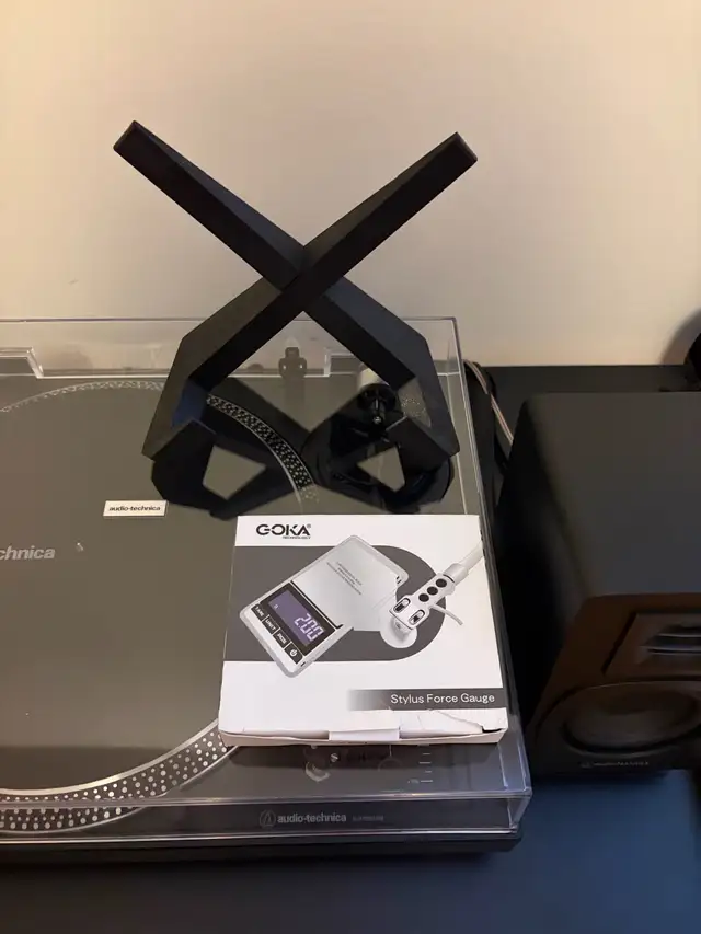 Audio Technica Turntable Complete (Speakers included) in Stereo Systems & Home Theatre in Markham / York Region - Image 6