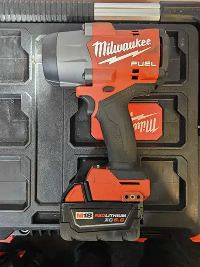 Milwaukee M18 Fuel 1/2" High Torque impact wrench 5.0 Battery, View more