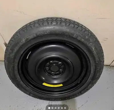 ___PNEU DE SECOURS BRIGESTONE TOUT NEUF À VENDRE PRIX IMBATTABLE ….« « DIMENSION 145/80/ R17-5-100 B...
