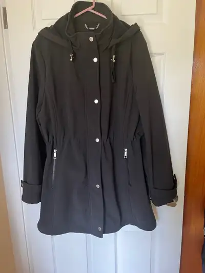 This is a Nautica women’s spring jacket in size XXL. It is in -new condition without tags. The jacke...