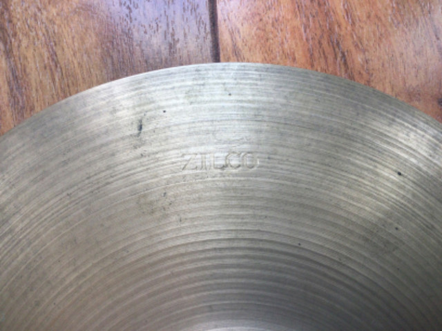 Vintage Zilco/ Zildjian 10” Splash Cymbal in Drums & Percussion in Saskatoon - Image 3