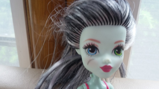 Monster high doll as is frankie (((( NEW  PRICE))))) in Toys & Games in City of Halifax - Image 3