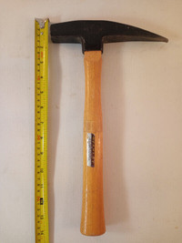 24 Oz. STANLEY No. 252 Prospector's Stone Hammer Pointed Peen