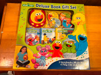 *NEW* Elmo deluxe book gift set