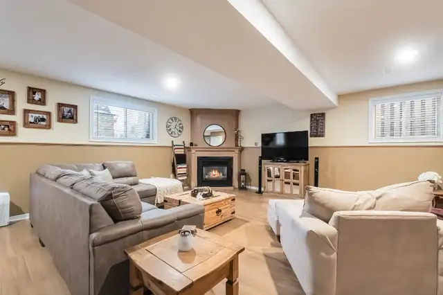 House for Sale by Owner in Houses for Sale in St. Catharines - Image 17