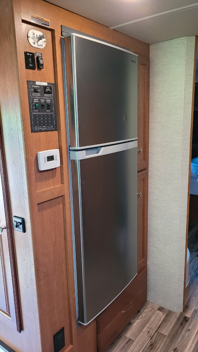 12V Furrion RV Cottage refrigerator fridge freezer Refrigerators