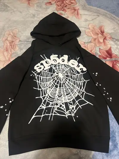 Brand new with sticker Size: medium price is negotiable cash or et is acceptable
