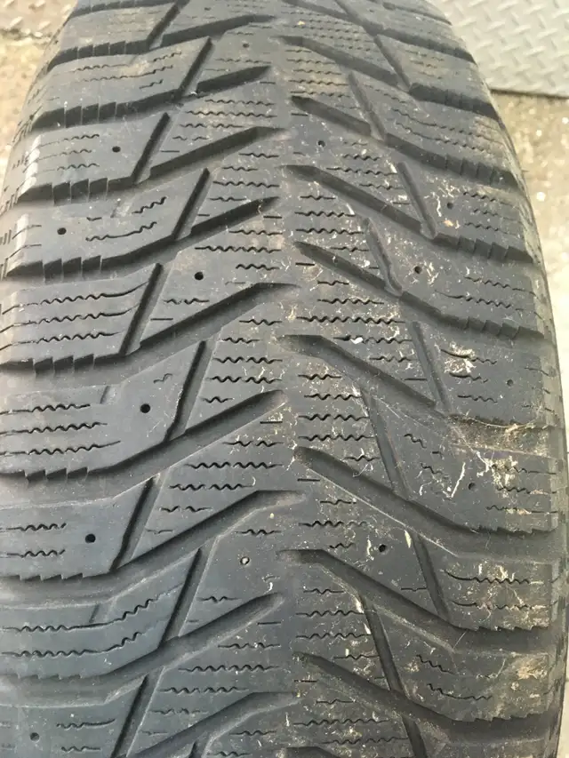 4 x 195/65R15 91t certified wintertrek studdable tires in Tires & Rims in Renfrew - Image 8