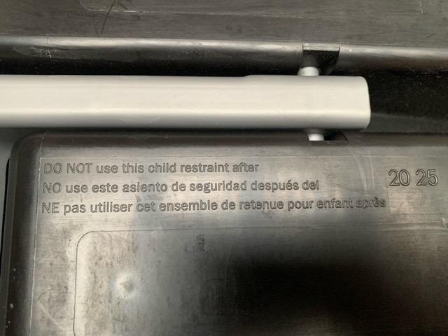 BASE DE SIÈGE D'AUTO SAFETY FIRST **MÉGA AUBAINE!** dans Poussettes, porte-bébés et sièges d'auto  à Laval/Rive Nord - Image 3