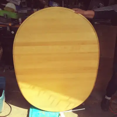 Nice Rustic Style solid maple construction, with rack and pinion extension mechanism with 6 chairs....