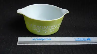 vintage Pyrex casserole dish, View more