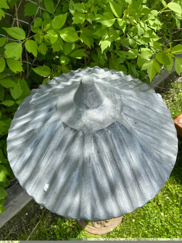 Vintage Aluminum and Cast Iron Gazebo Standing Bird Feeder in Outdoor Décor in Oshawa / Durham Region - Image 6