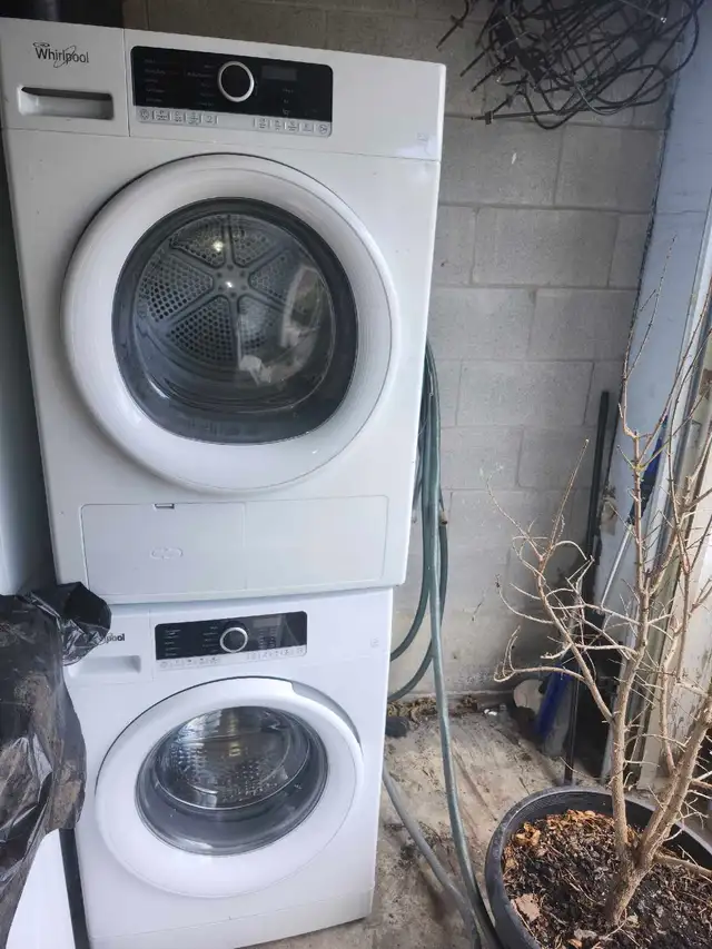 Whirlpool 24"Condo Size Compact Washer Ventless Dryer  in Washers & Dryers in City of Toronto - Image 2