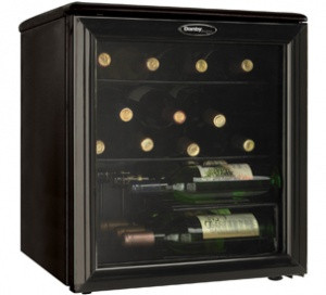 Danby 17 Bottle Wine Cooler in Refrigerators in Leamington - Image 2