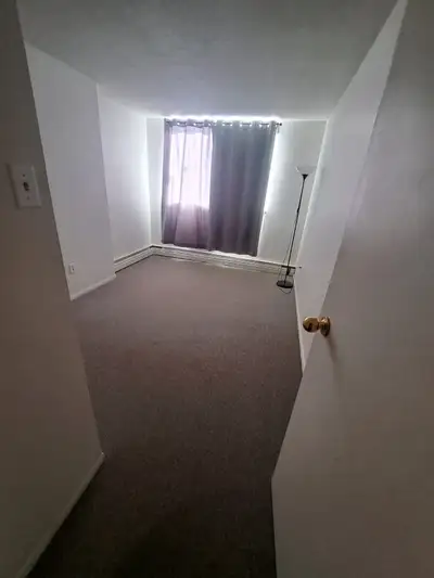 - Private room available in 2-bedroom apartment - Only for girls - Its included all utilities - Its...