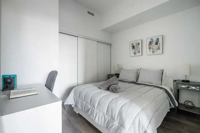 Furnished 1 Den In Leaside, Steps From LRT