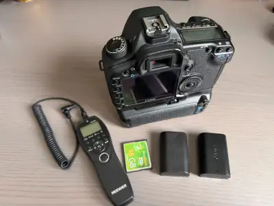 Canon 5D Mark II with battery grib & shutter timer, View more