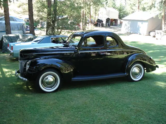 1940 Ford Deluxe Coupe with Columbia Overdrive in Classic Cars in Penticton - Image 11