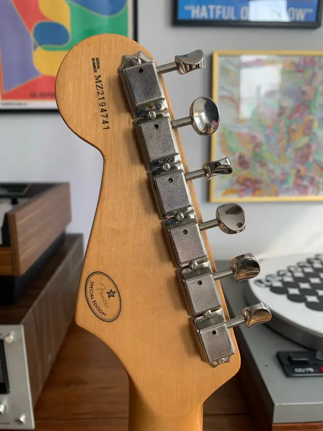 Fender Stratocaster in Guitars in Kingston - Image 7