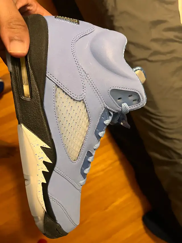 Jordan 5 UNC - Size 10.5 in Men's Shoes in City of Toronto - Image 5