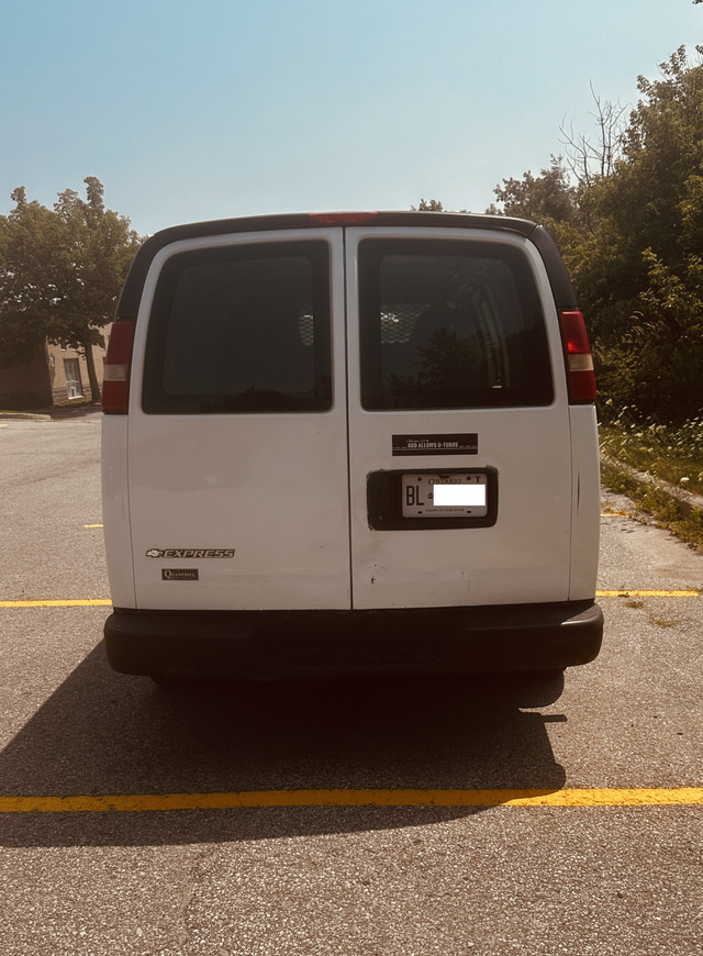 2010 Chevy Express 1500 Work Cargo Van in Cars & Trucks in Barrie - Image 4