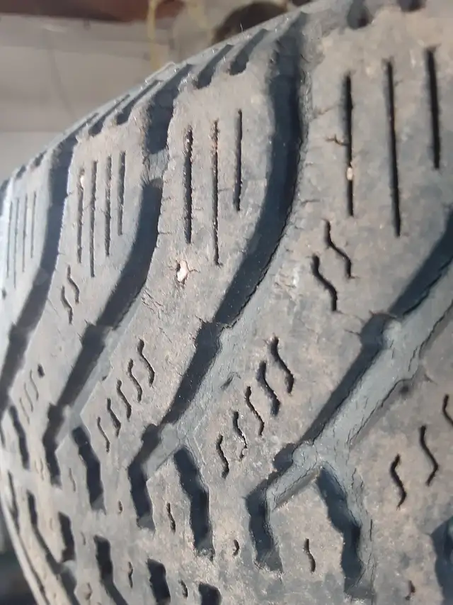 Set of tires for free in Tires & Rims in Summerside - Image 4