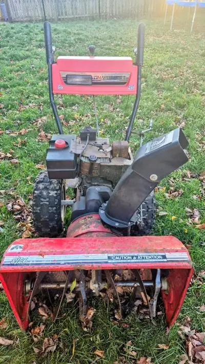 Older Mastercraft snowblower, 8HP, 26 inch auger. Does run but could use a clean up. Cash and pick u...